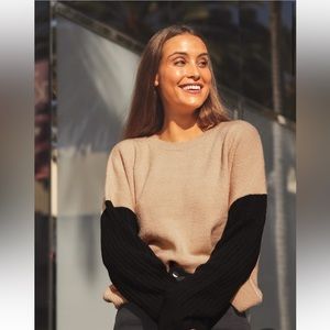 Lulu’s Nancie beige and black colorblock sweater